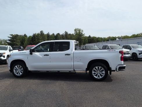 Used 2020 Chevrolet Silverado 1500 Custom w/ Custom Value Package AWD/4WD image 4