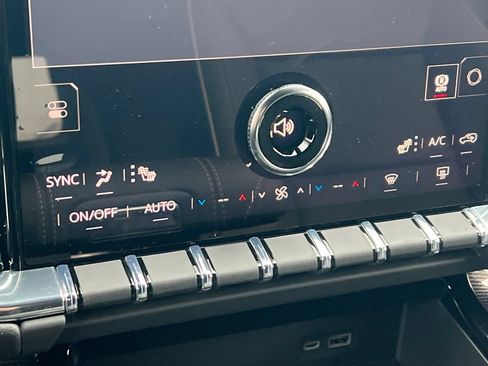 New 2026 GMC Yukon Elevation AWD/4WD image 18
