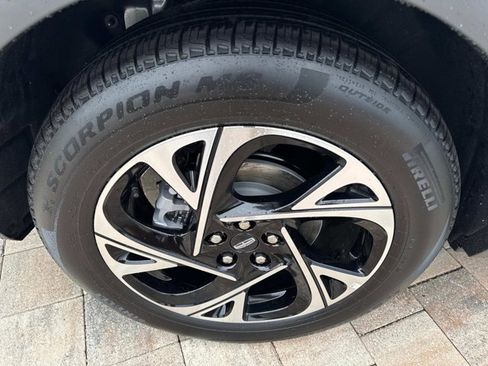 New 2025 Lincoln Nautilus Premier w/ Equipment Group 102A image 32