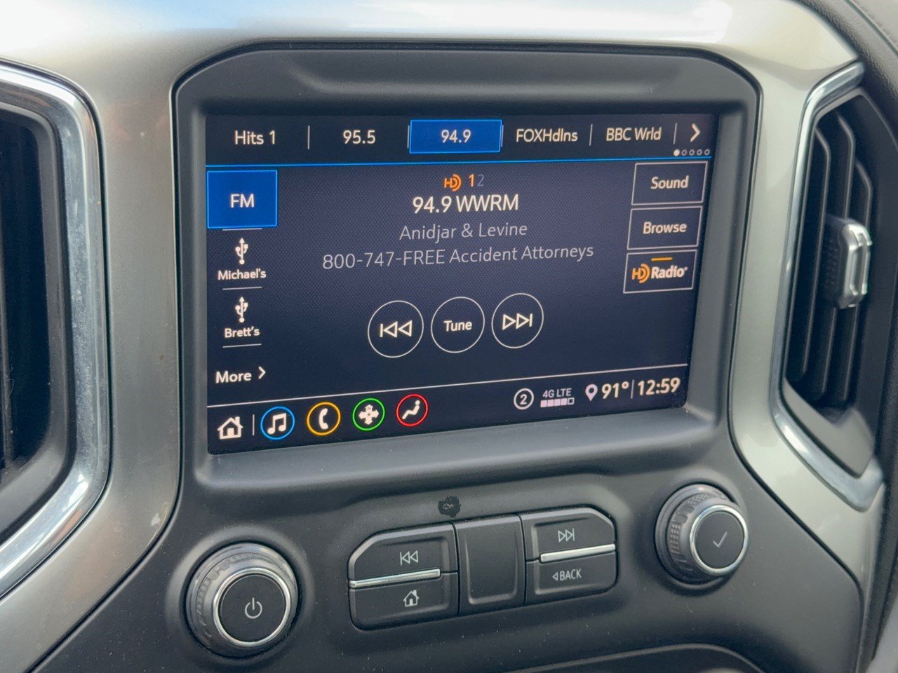 Used 2020 Chevrolet Silverado 1500 RST AWD/4WD image 23