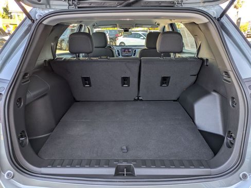 Used 2023 Chevrolet Equinox LS FWD image 25