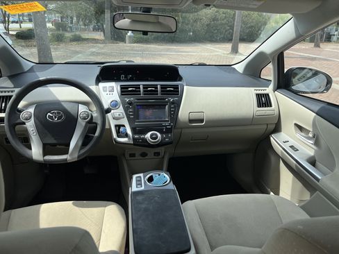 Used 2012 Toyota Prius V Three image 28