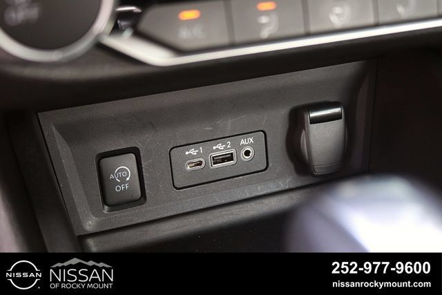 Used 2024 Nissan Sentra SV FWD image 18