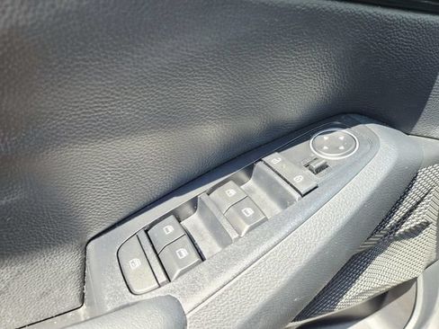 Used 2024 Kia Seltos S AWD/4WD image 32