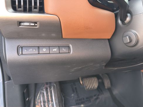 Certified 2025 Nissan Pathfinder Platinum w/ Cargo Package FWD image 19
