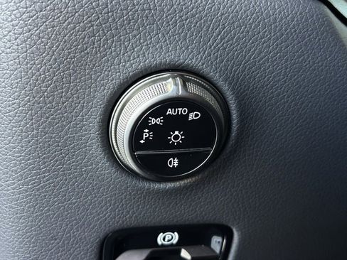 Certified 2025 Mercedes-Benz GLC 300 image 18