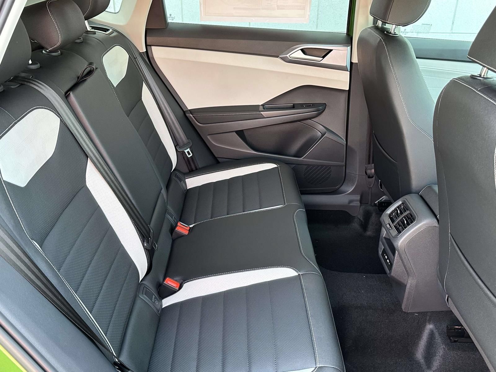 New 2026 Volkswagen Taos SEL AWD/4WD image 15