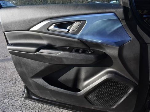 Certified 2024 Chevrolet Equinox EV LT image 32