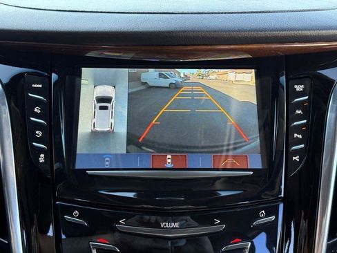 Used 2017 Cadillac Escalade Luxury image 32