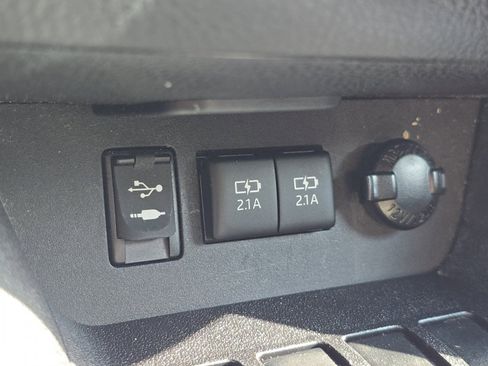Used 2018 Toyota Highlander XLE FWD image 33