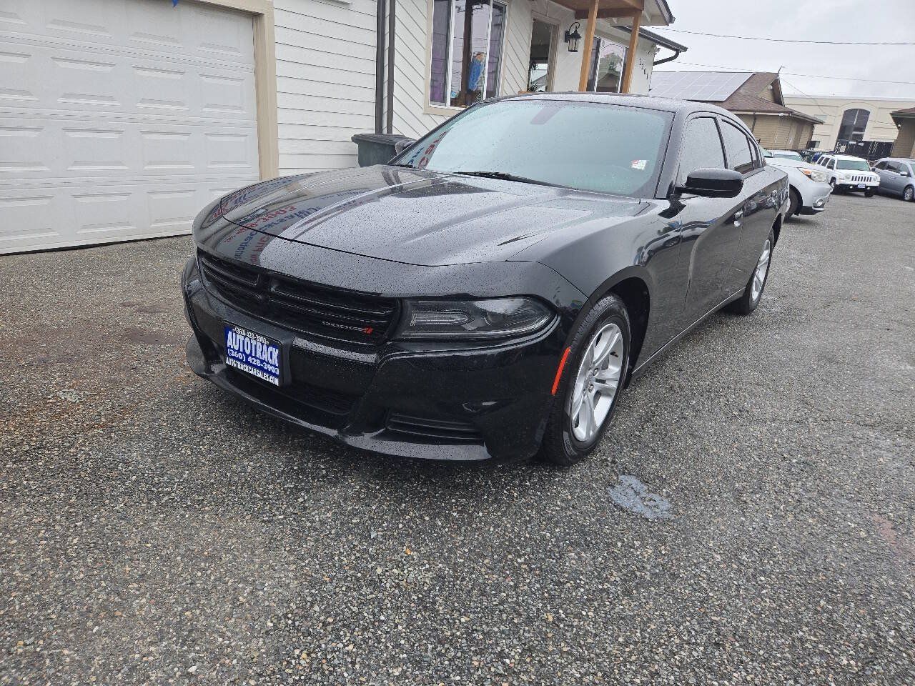 Used 2019 Dodge Charger SXT RWD image 2