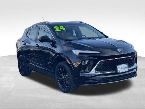 Used 2024 Buick Encore GX Sport Touring image 3