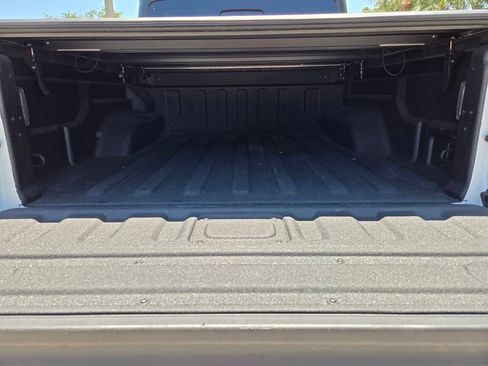 Used 2021 Jeep Gladiator Overland AWD/4WD image 9