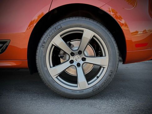 New 2025 Porsche Macan AWD/4WD image 16