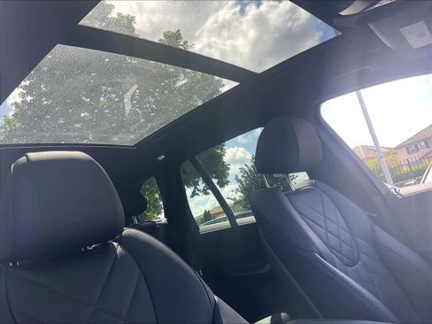 Used 2024 BMW X5 xDrive50e w/ Parking Assistance Package AWD/4WD image 22