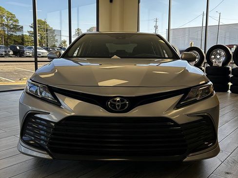 Used 2023 Toyota Camry LE image 2