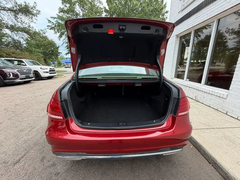 Used 2016 Mercedes-Benz E 350 4MATIC Sedan w/ Parking Assist Package image 14