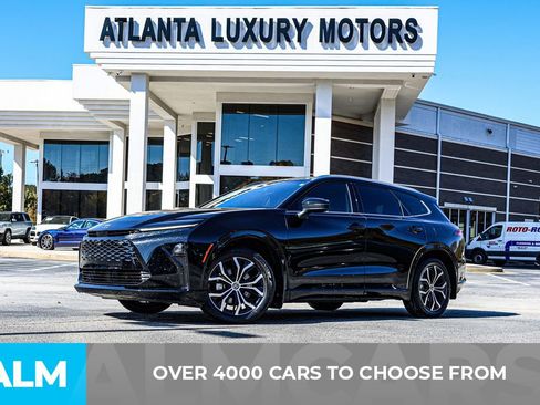 Used 2025 Toyota Crown Signia image 3