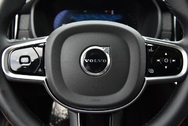 Used 2025 Volvo XC90 B6 Plus AWD/4WD image 18