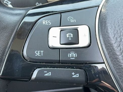 Used 2019 Volkswagen Tiguan SEL FWD image 28