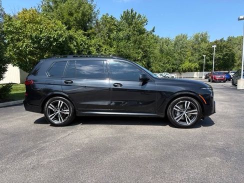 Used 2023 BMW X7 xDrive40i w/ M Sport Package AWD/4WD image 11