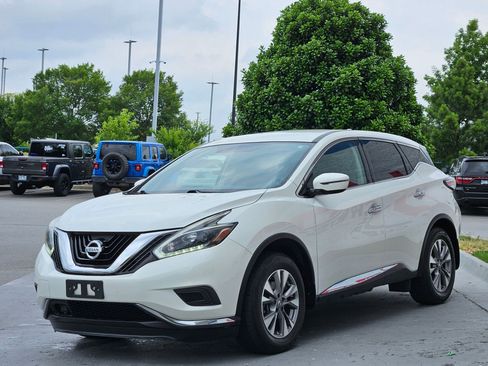 Used 2018 Nissan Murano S AWD/4WD image 3