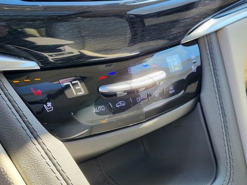 Certified 2024 Cadillac XT6 Premium Luxury AWD/4WD image 23