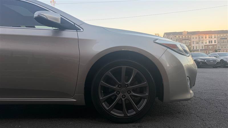 Used 2014 Toyota Avalon XLE Touring FWD image 5