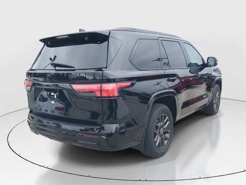 Used 2024 Toyota Sequoia Platinum image 7