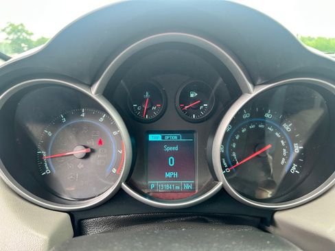 Used 2014 Chevrolet Cruze LS FWD image 13