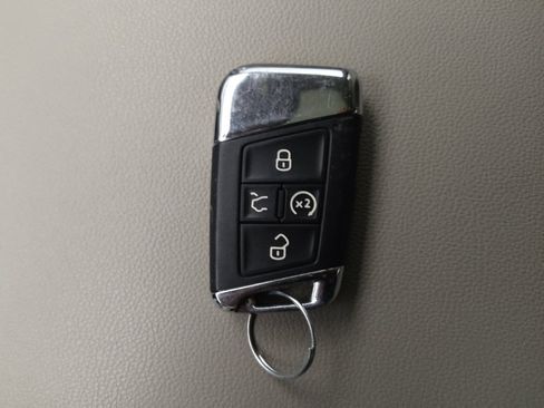 Used 2021 Volkswagen Atlas SE w/ Panoramic Sunroof Package FWD image 32