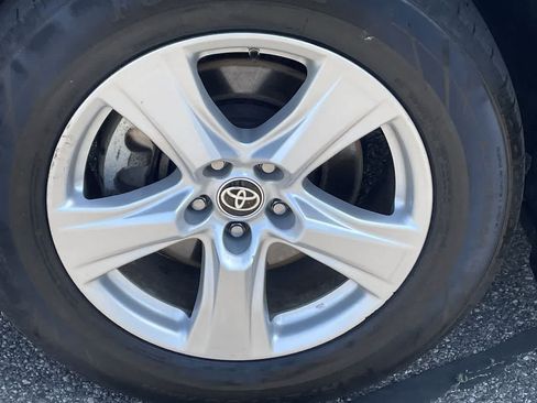 Used 2021 Toyota Highlander L AWD/4WD image 35