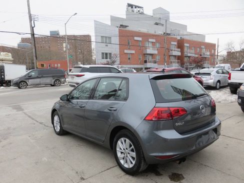 Used 2015 Volkswagen Golf S image 5