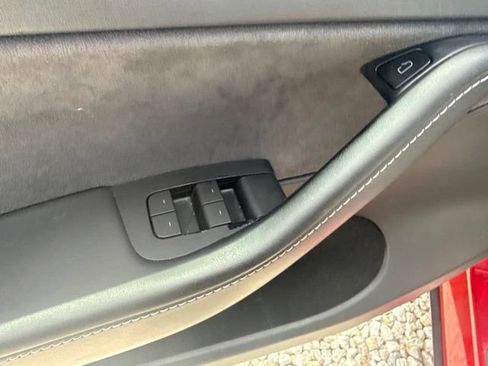 Used 2022 Tesla Model Y Performance AWD/4WD image 12