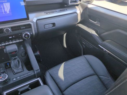 Used 2024 Toyota Tacoma TRD Sport image 25