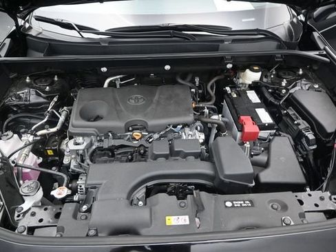 Used 2025 Toyota RAV4 XLE w/ Convenience Package FWD image 19