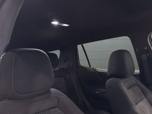 Used 2025 Chevrolet Equinox LT image 32