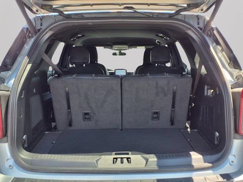 Used 2023 Ford Explorer ST-Line w/ Class IV Trailer Tow Package AWD/4WD image 10