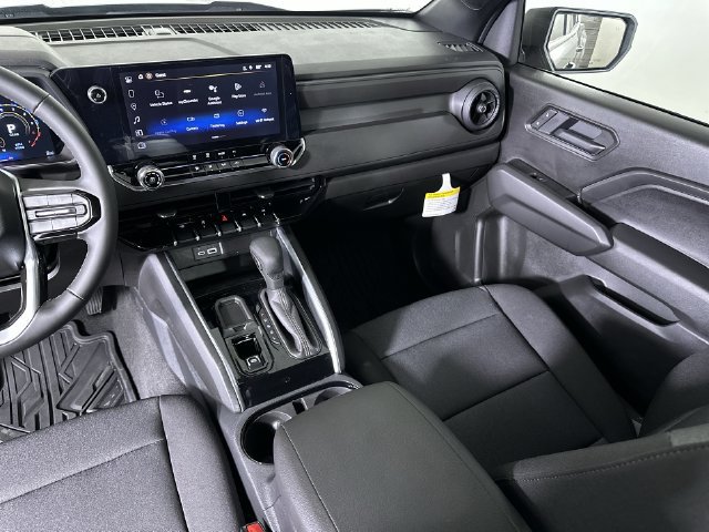 Used 2026 Chevrolet Colorado W/T RWD image 37