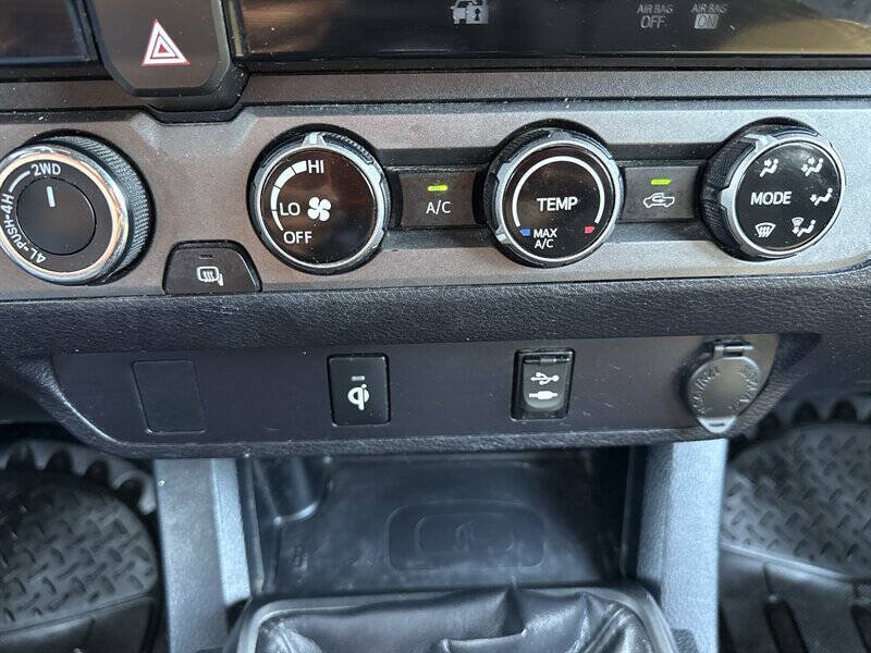 Used 2016 Toyota Tacoma TRD Sport w/ Towing Package AWD/4WD image 30
