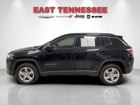 Used 2024 Jeep Compass Latitude AWD/4WD image 6