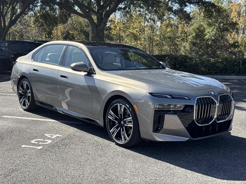 New 2026 BMW 740i image 2
