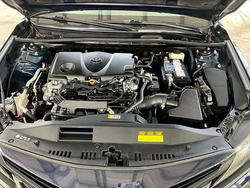 Used 2022 Toyota Camry SE w/ Cold Weather Package FWD image 27