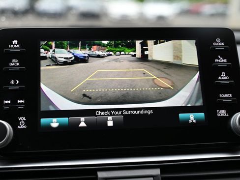 Used 2018 Honda Accord EX image 19