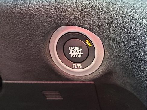 New 2026 Chrysler Pacifica Select image 19