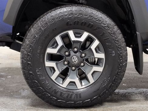 Used 2023 Toyota Tacoma TRD Off-Road w/ TRD Premium Off Road Package image 21