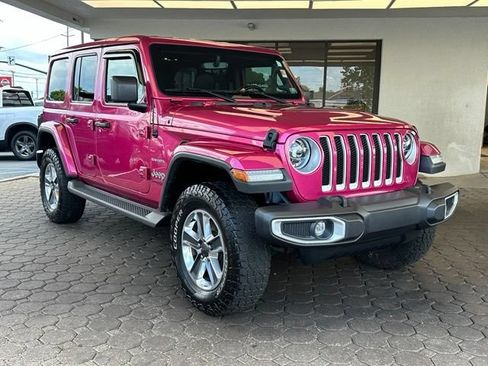 Used 2022 Jeep Wrangler Unlimited Sahara w/ LED Lighting Group AWD/4WD image 31