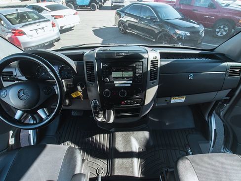 Used 2018 Mercedes-Benz Sprinter 2500 image 23