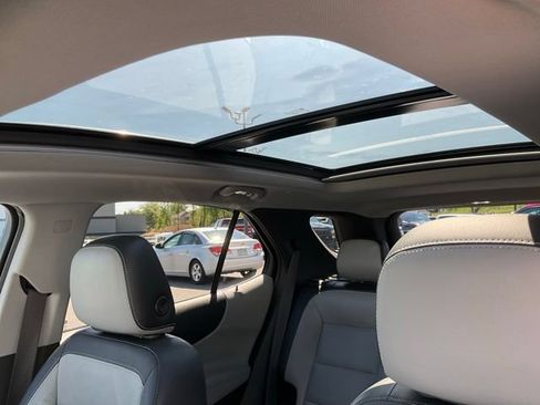 Used 2020 Chevrolet Equinox Premier AWD/4WD image 8