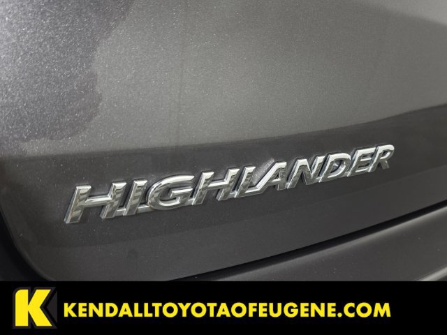 Used 2019 Toyota Highlander XLE AWD/4WD image 11